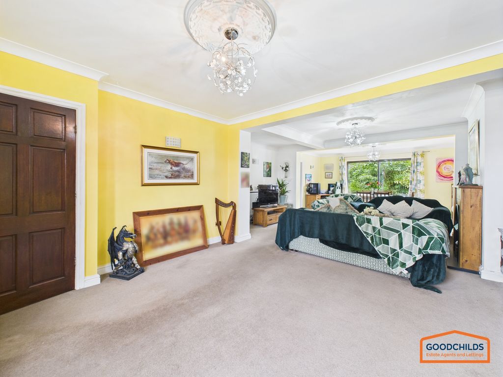 Property photo 3 of 28