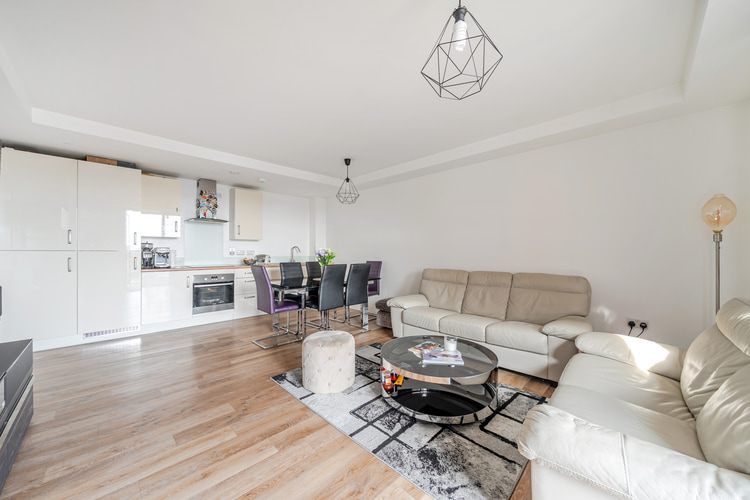 Property photo 2 of 18