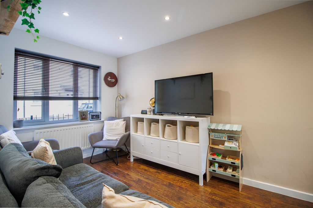 Property photo 2 of 12 Img_5968-Hdr