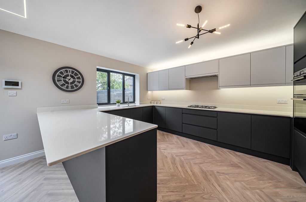 Property photo 2 of 21 1442344-5-69Df5Cf...