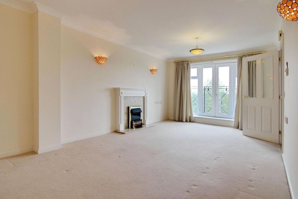 Property photo 2 of 11