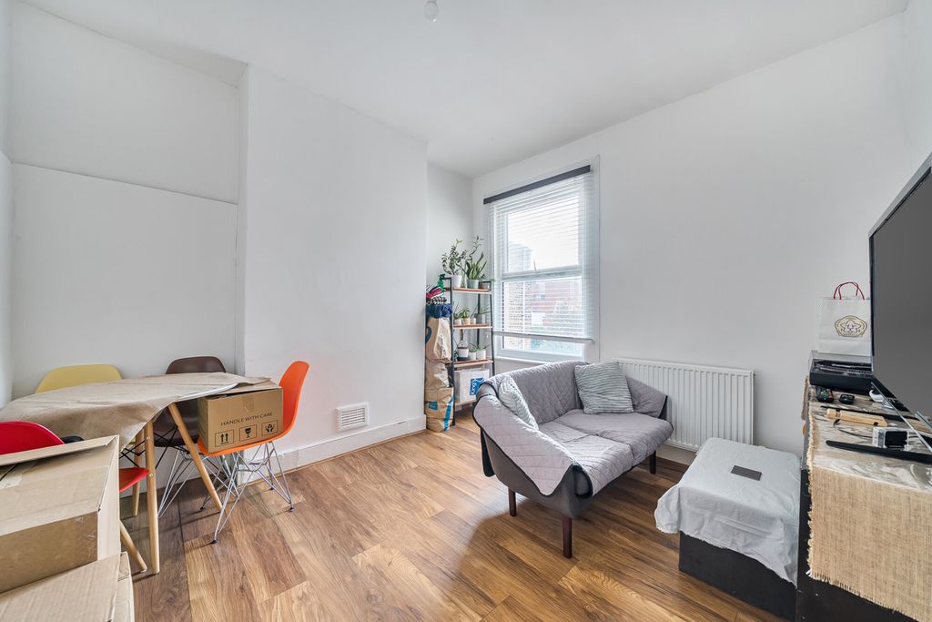 Property photo 3 of 15 Reception