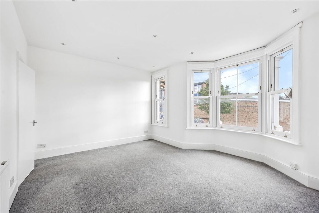 Property photo 3 of 12 4D4A5424.Jpg