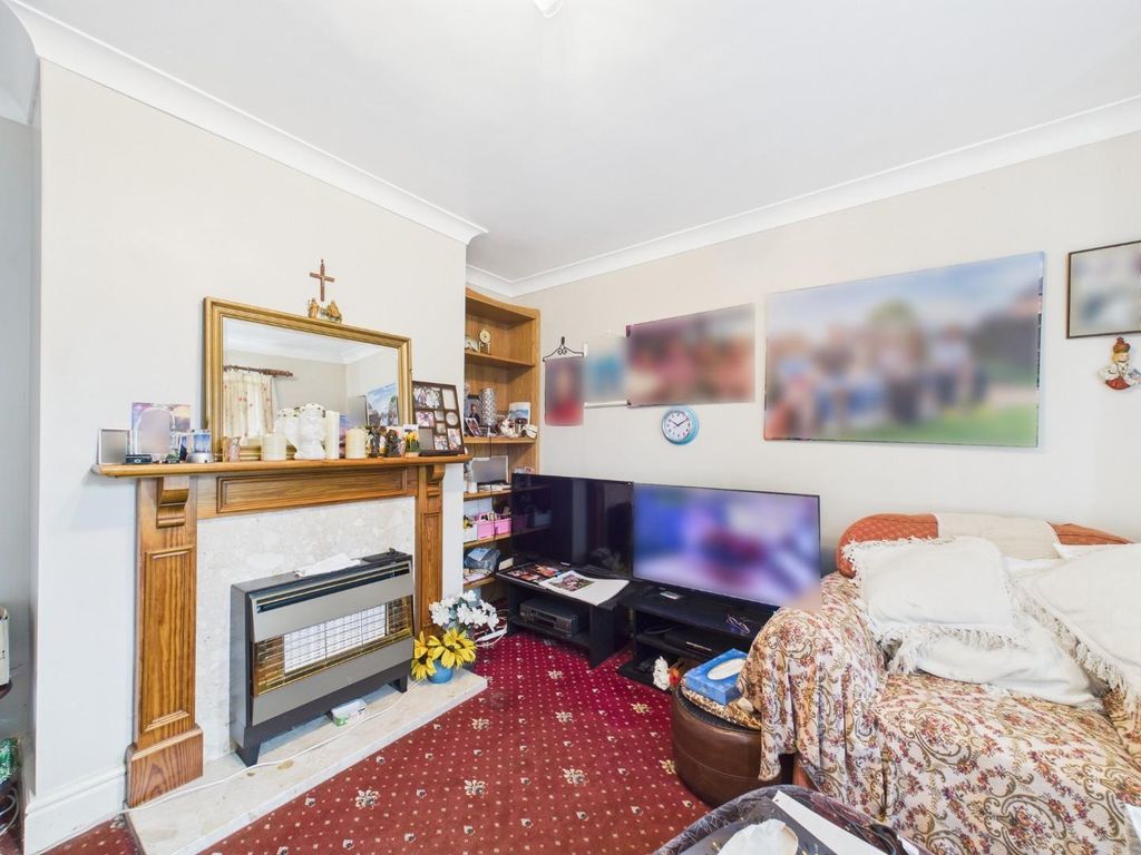 Property photo 2 of 14 Sitting Room