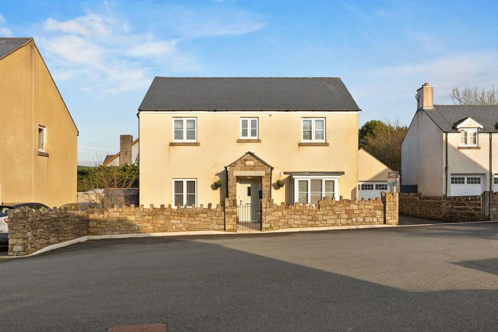 Property photo 3 of 34