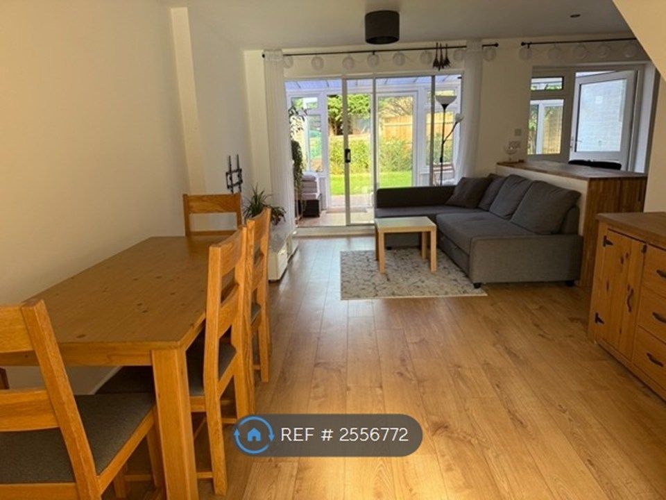 Property photo 1 of 15 Lounge