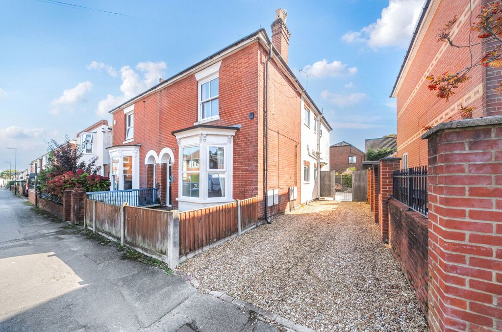 Property photo 1 of 14 1356526-24-68cd5d...