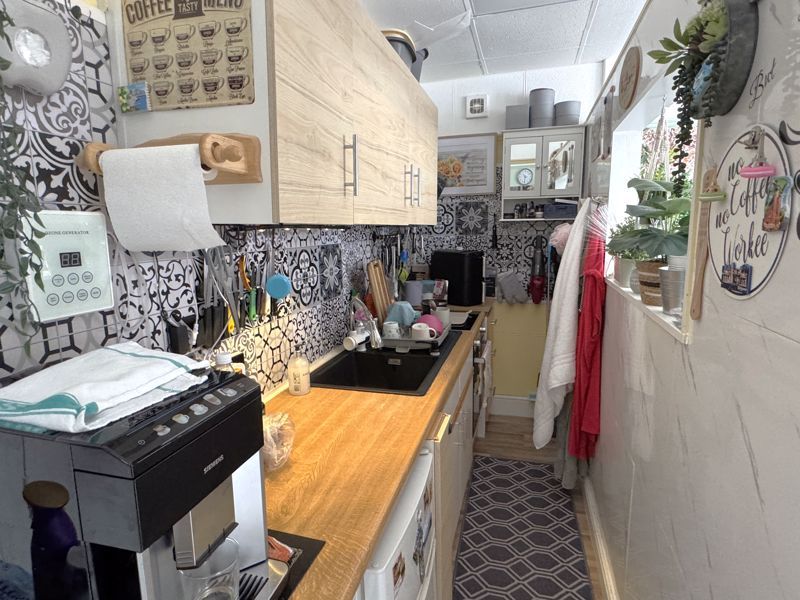 Property photo 3 of 25 Photo 6