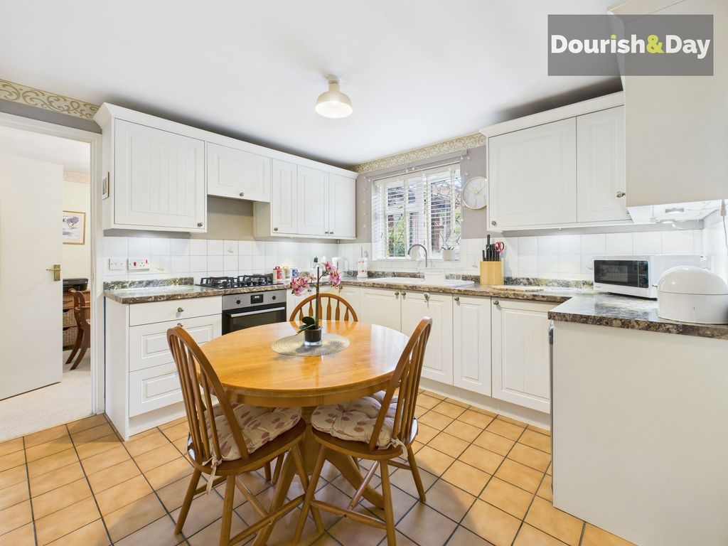 Property photo 2 of 17 Breakfast Kitchen