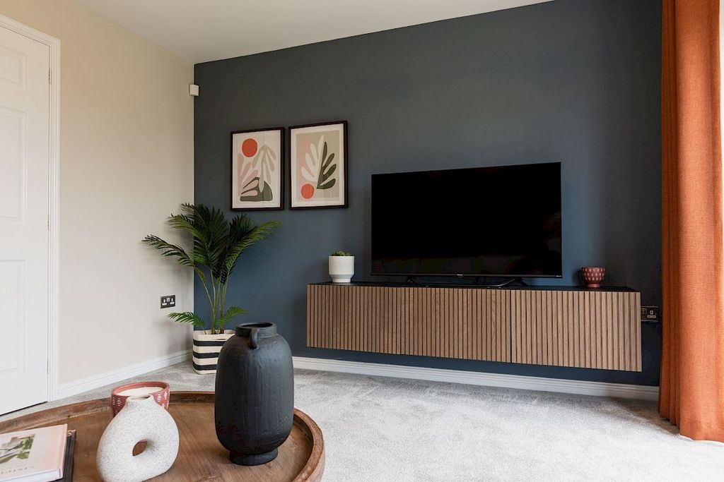 Property photo 2 of 8