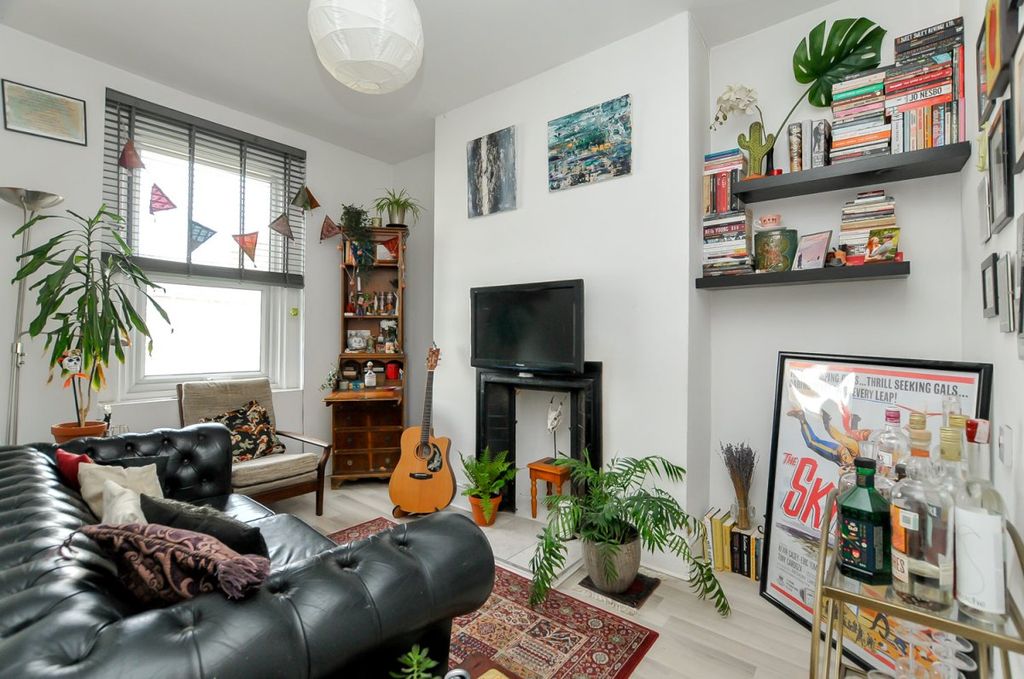 Property photo 1 of 8