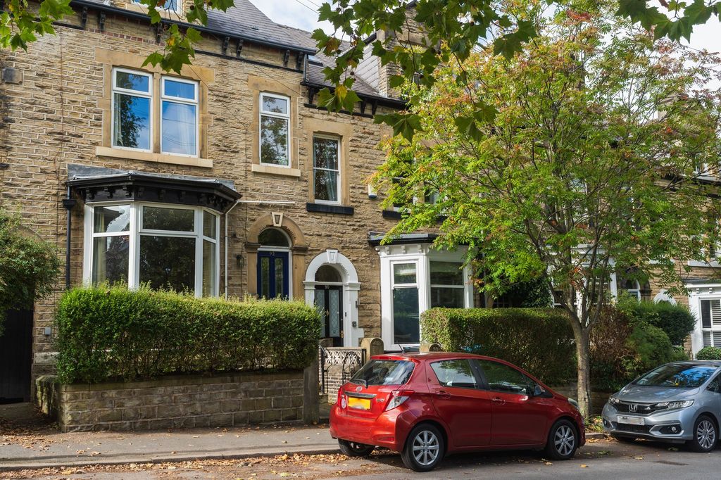 Property photo 1 of 47