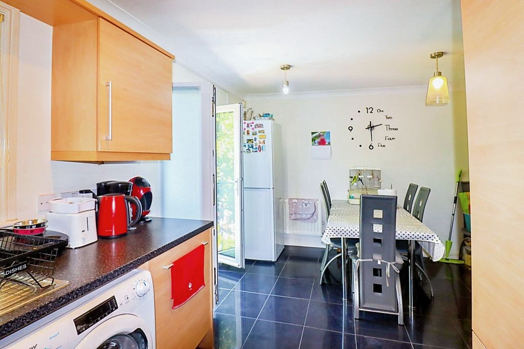 Property photo 3 of 14