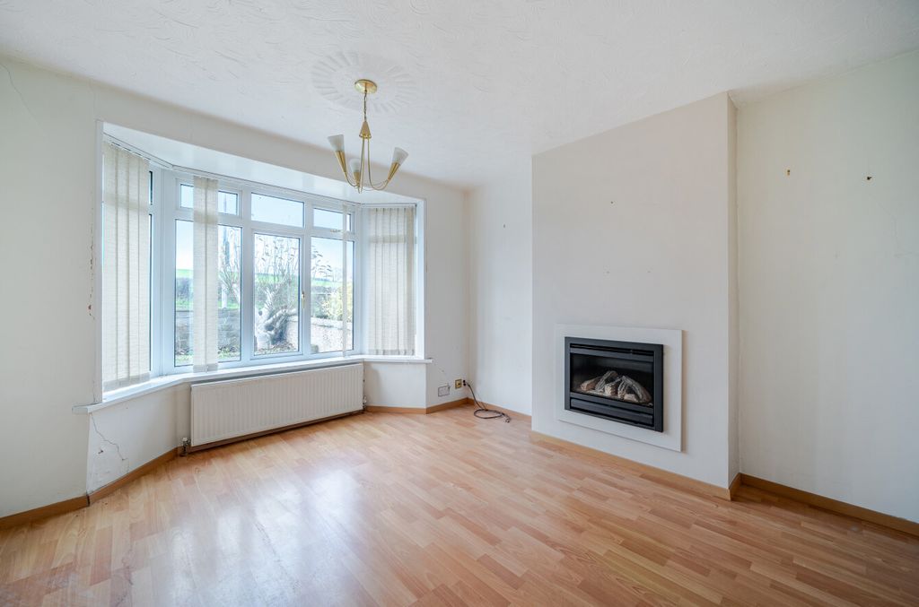 Property photo 3 of 16 1385896-5-693Ff61...