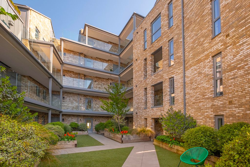 Property photo 2 of 10