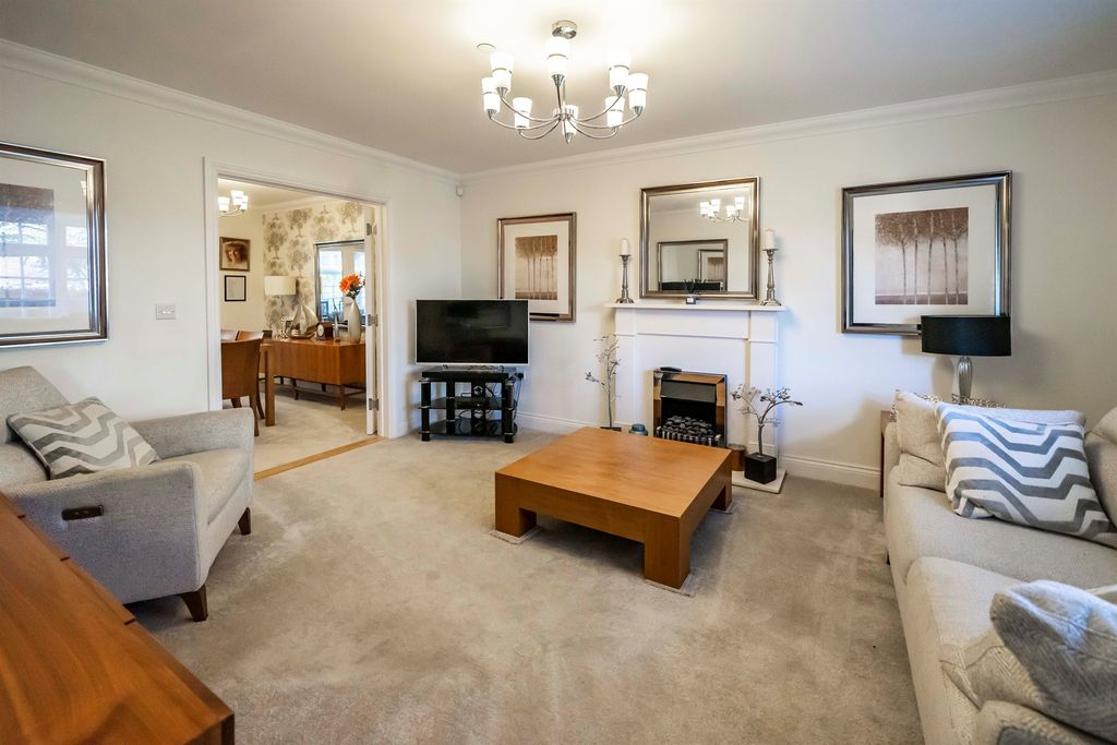 Property photo 2 of 22