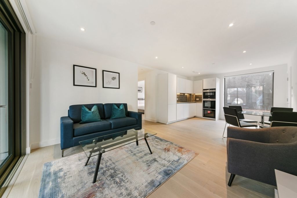 Property photo 1 of 9 Living Area - Gatsby