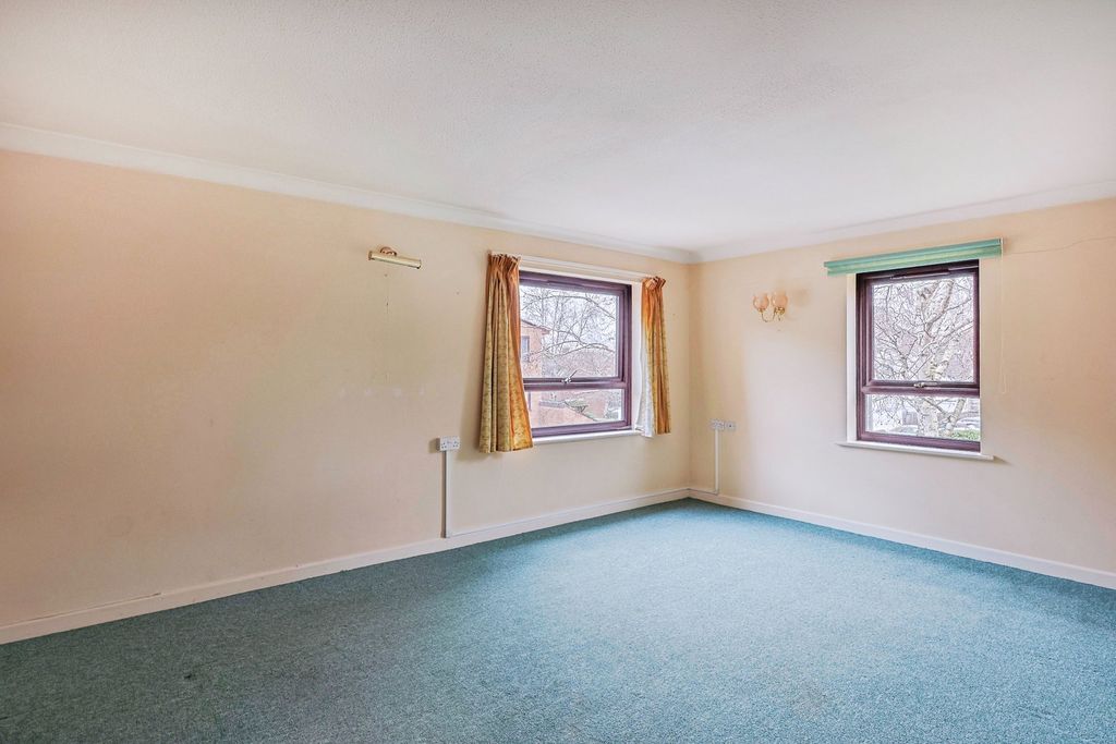 Property photo 2 of 20