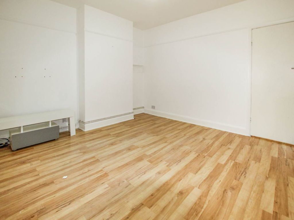 Property photo 2 of 13 Img_8972