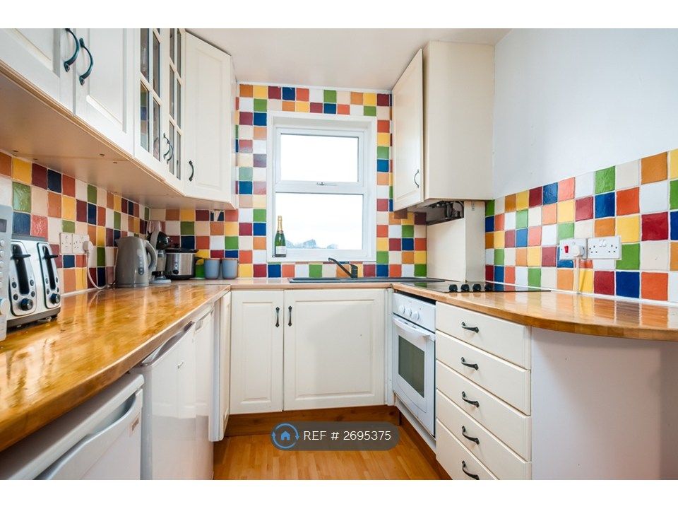 Property photo 2 of 11 Kitchen