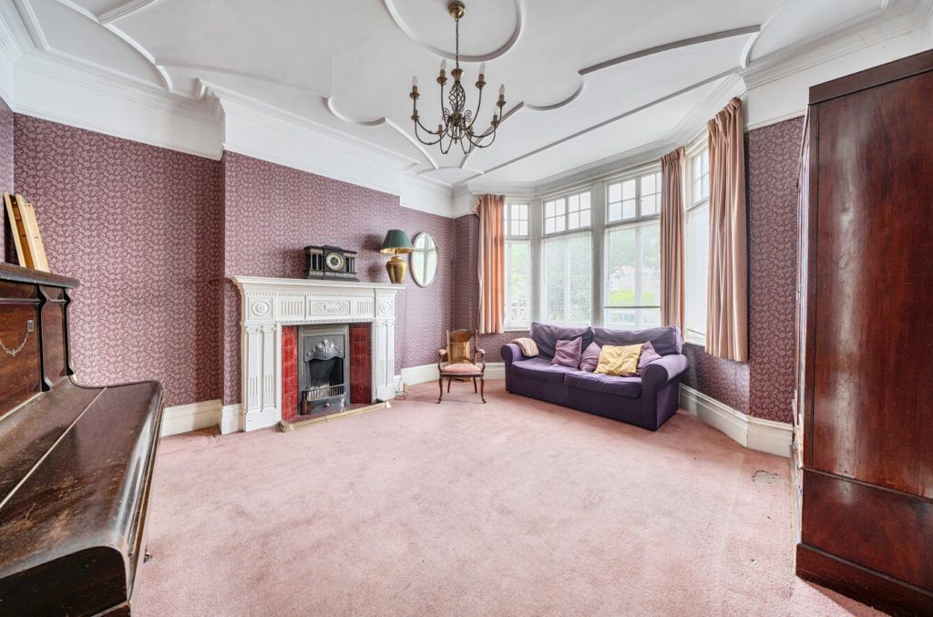 Property photo 3 of 17