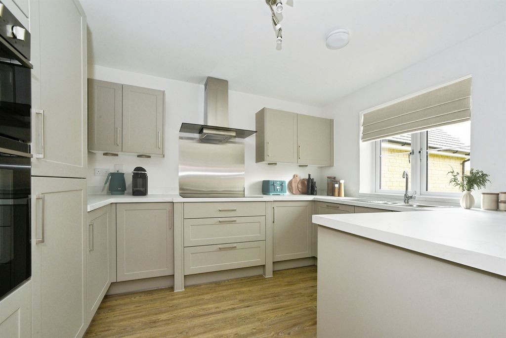 Property photo 2 of 9