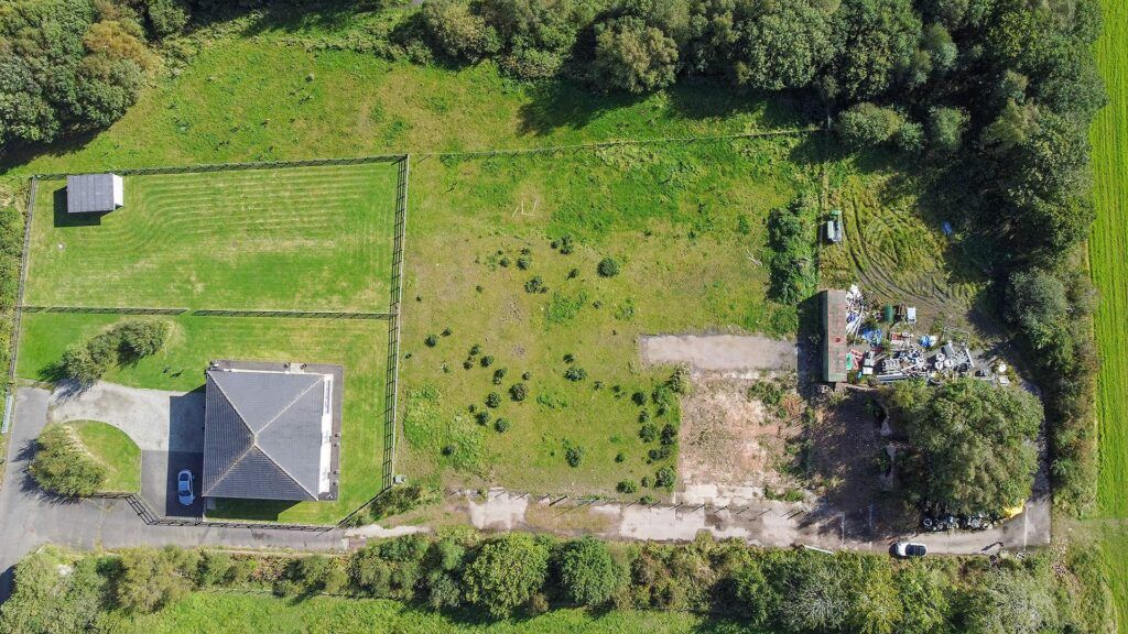 Property photo 2 of 20