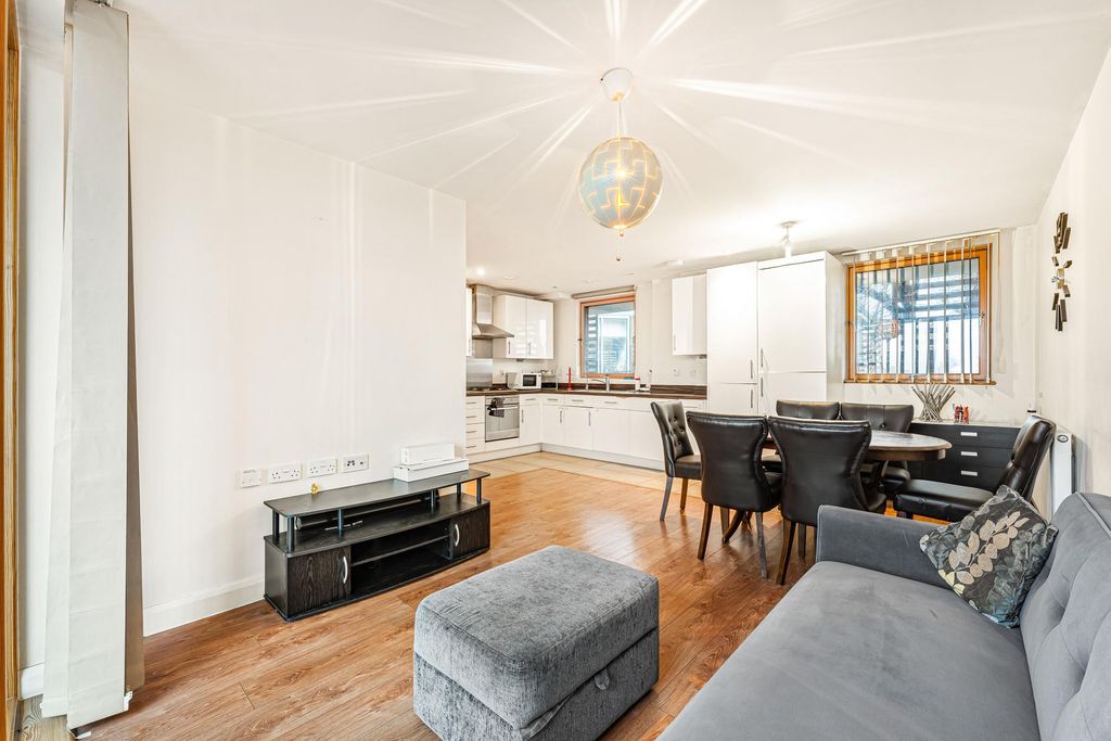 Property photo 2 of 20 Photo 1