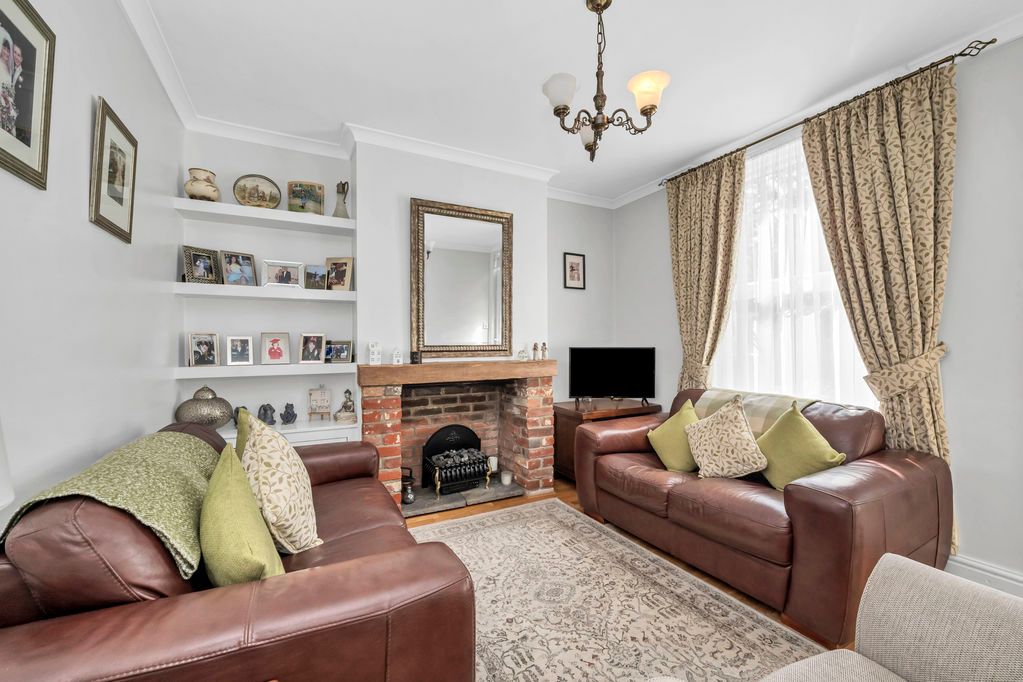 Property photo 2 of 22 Sitting Room