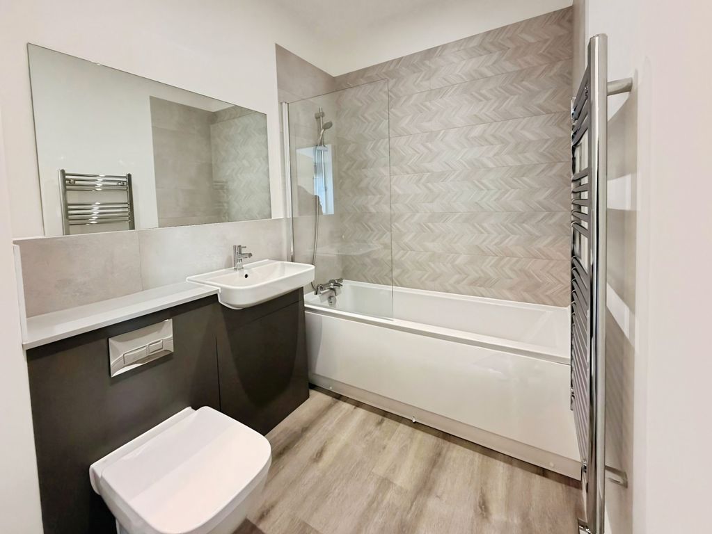 Property photo 3 of 12 Bathroom