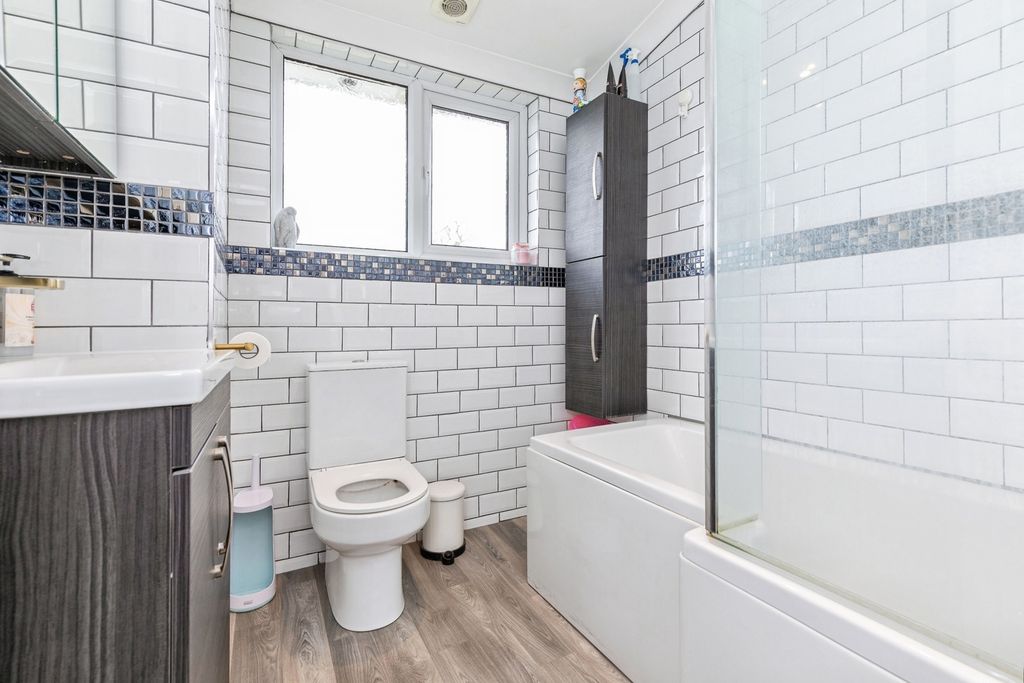 Property photo 3 of 17 Pbox-Img.Jpg