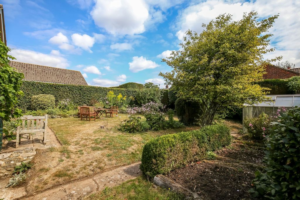 Property photo 2 of 11