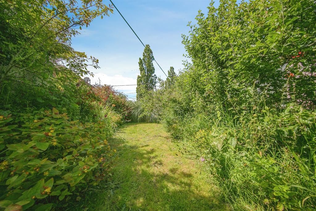 Property photo 3 of 19