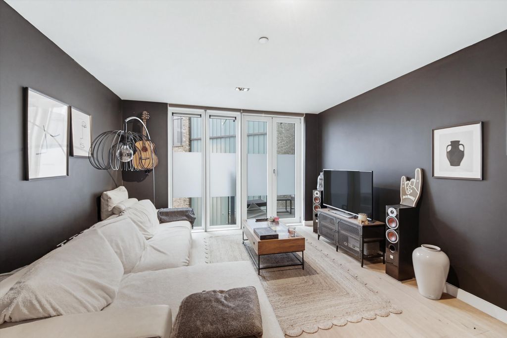 Property photo 1 of 14 Image