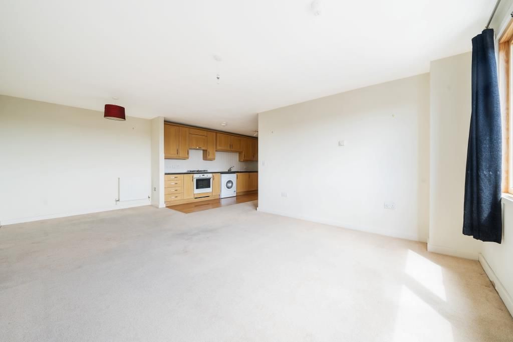 Property photo 3 of 12 Kitchen/Reception