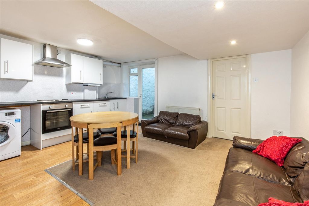 Property photo 1 of 15 Living Room &amp; Kitchen