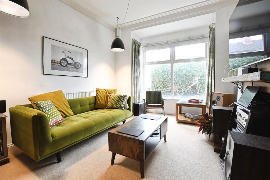 Property photo 2 of 20 Lounge/Dining Room