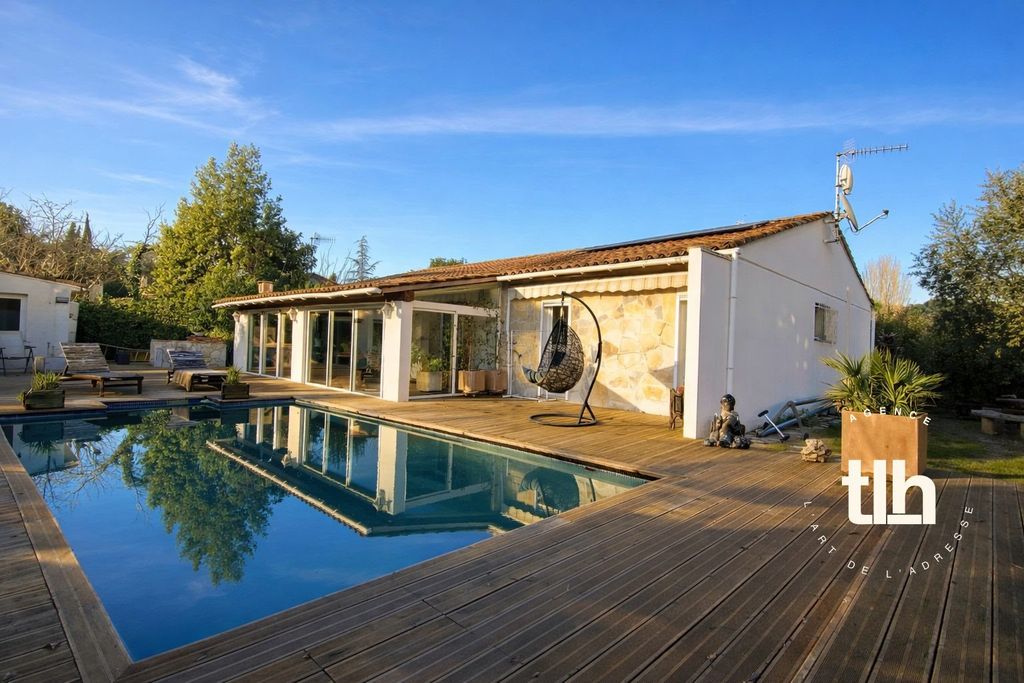 Property photo 1 of 16 For Sale - Saint-Mathieu-De-Tréviers Single-Story House T5 +