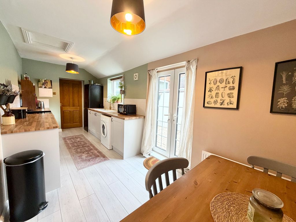 Property photo 2 of 16 Kitchen Diner