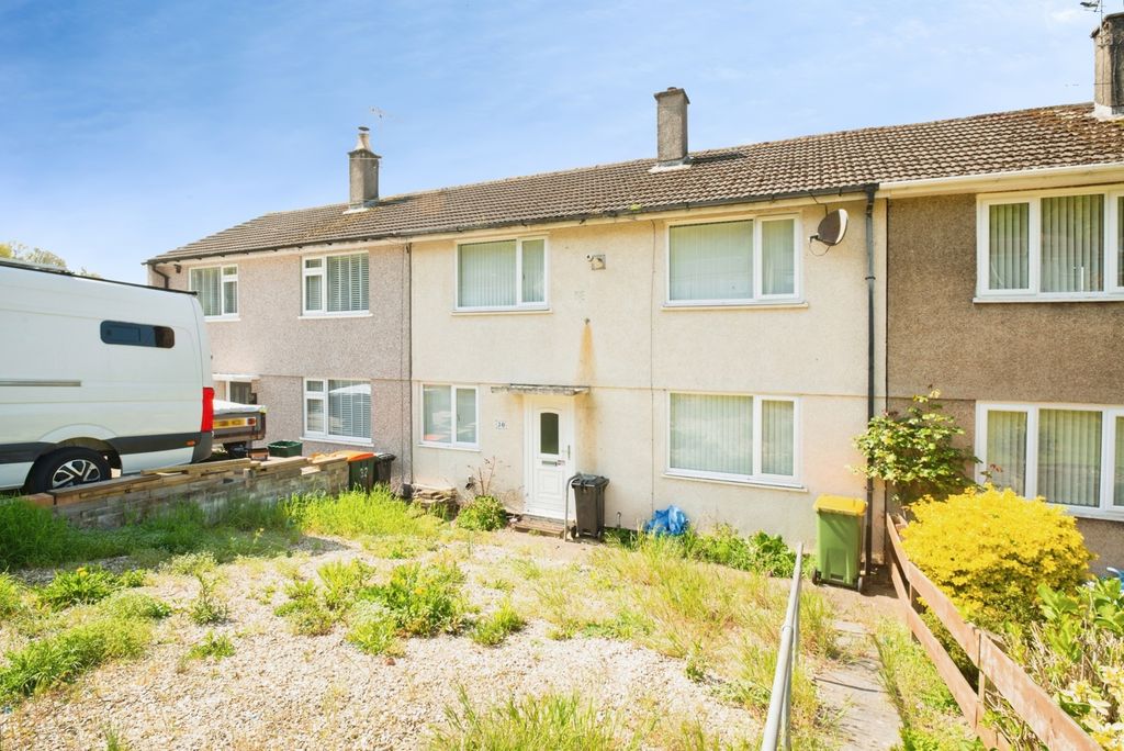 Property photo 2 of 18 Front