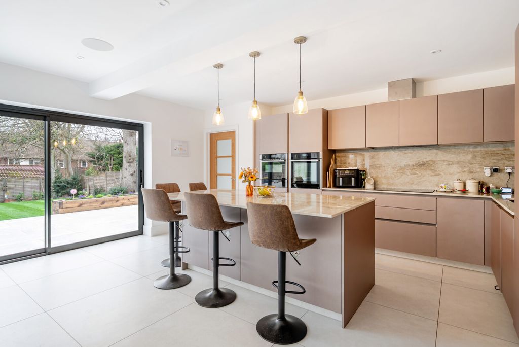 Property photo 3 of 32 1433691-27-69c2ce...