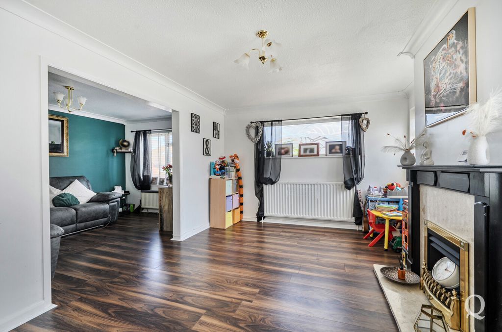 Property photo 2 of 26 Fb78Dbc8-4734-463...