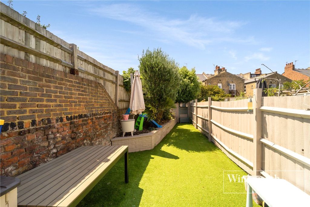 Property photo 2 of 10 Picture No. 12