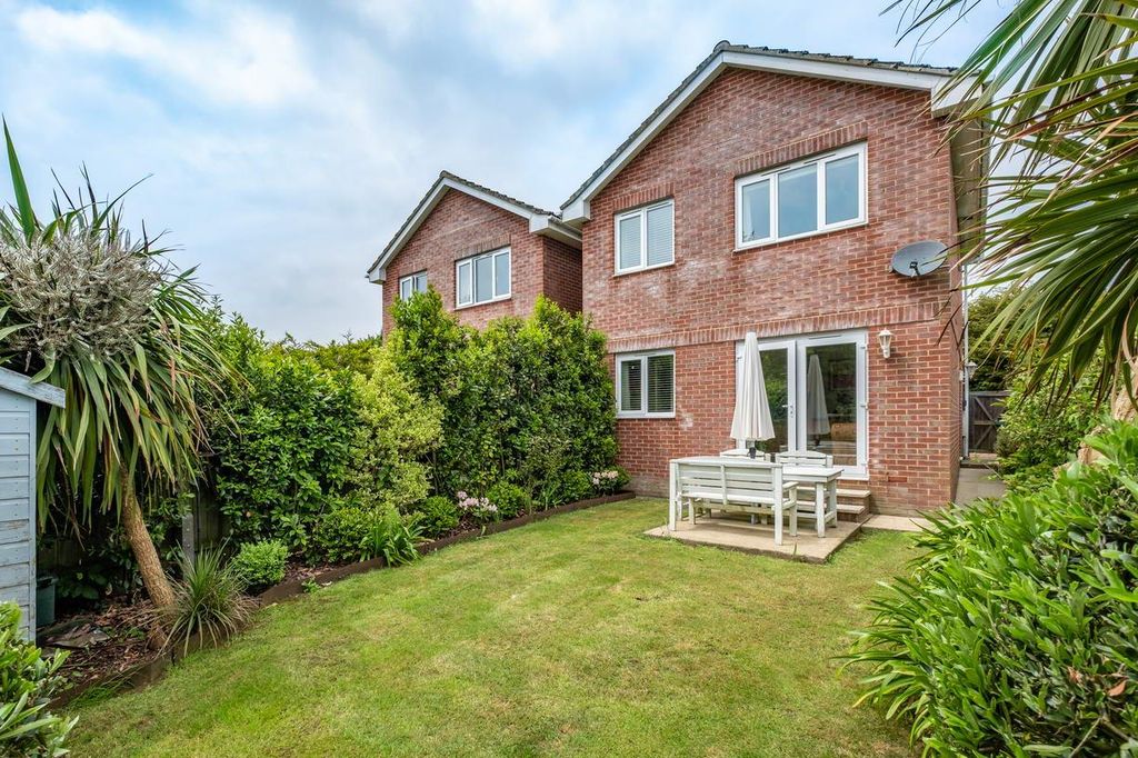 Property photo 2 of 11