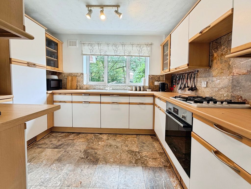 Property photo 2 of 17 Pbox-Img.Jpg