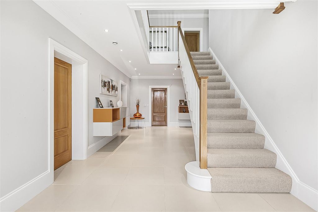 Property photo 3 of 32 7_52516.Jpg