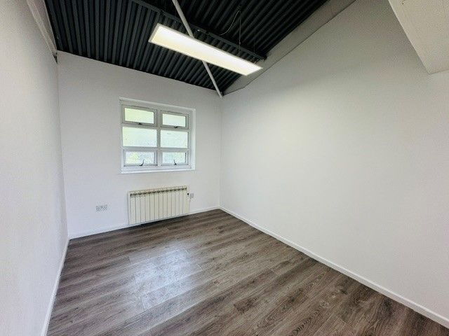 Property photo 3 of 12 Photo 7
