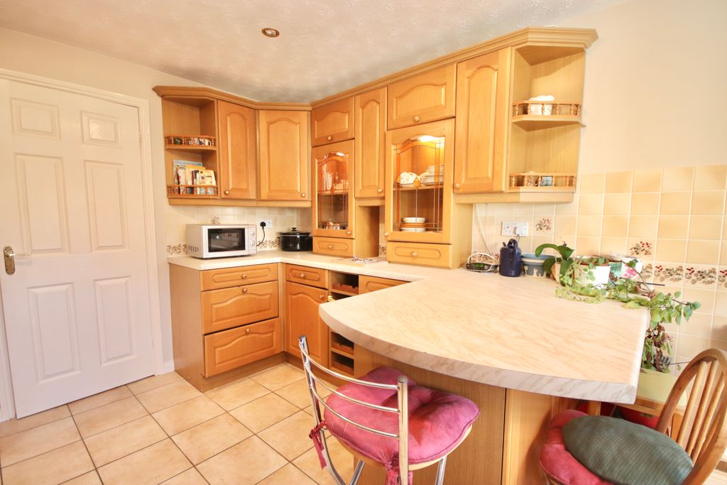 Property photo 3 of 16