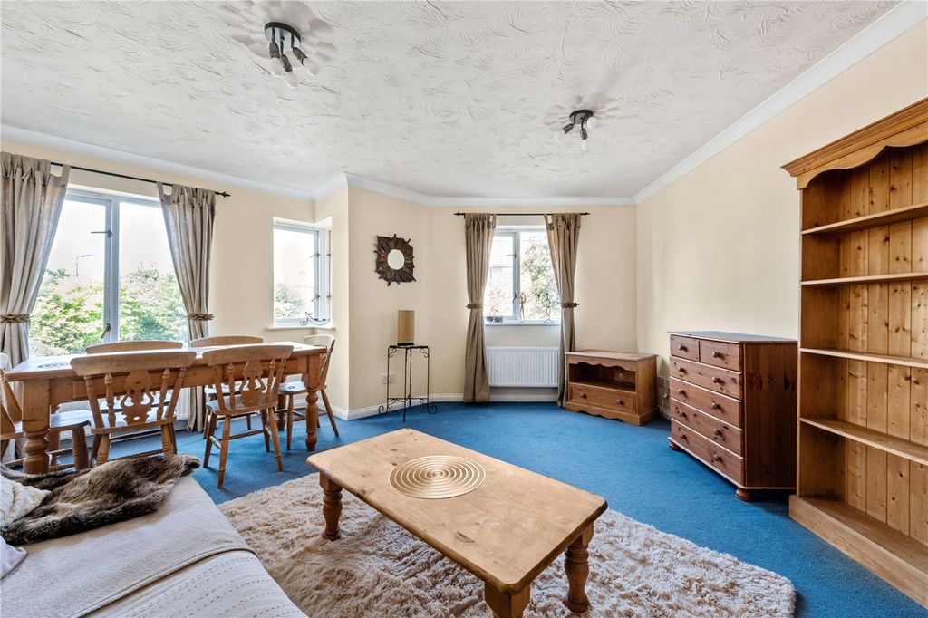 Property photo 2 of 12 Picture No. 11
