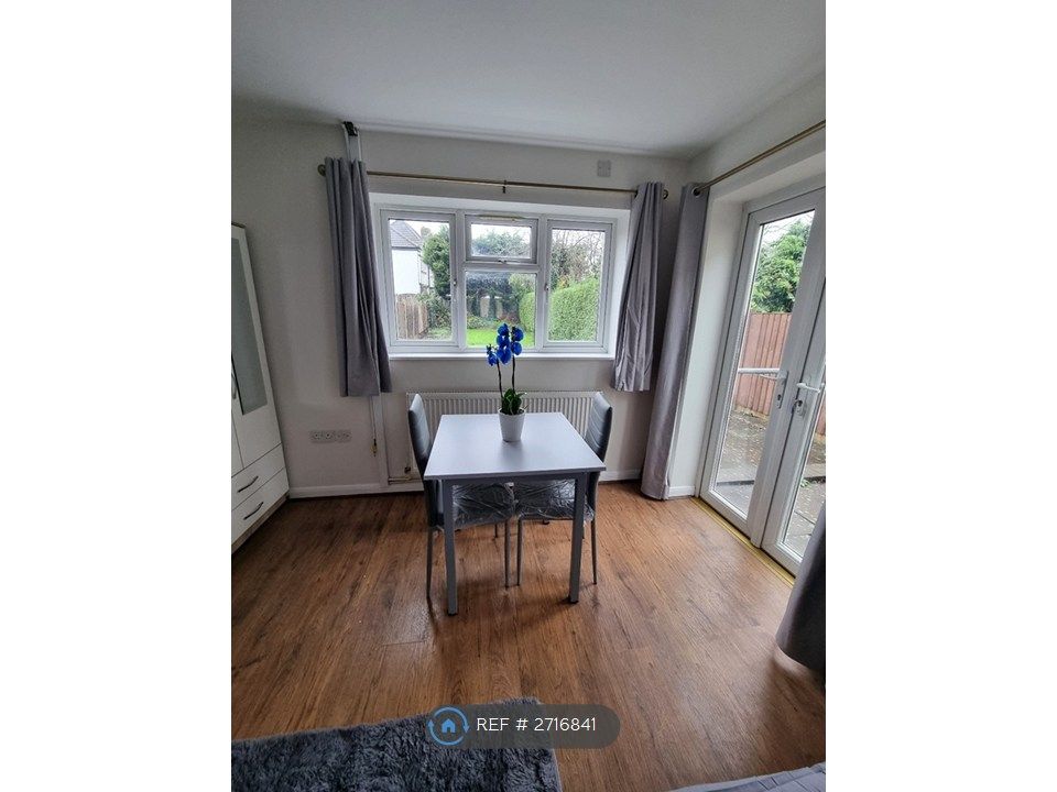 Property photo 2 of 3